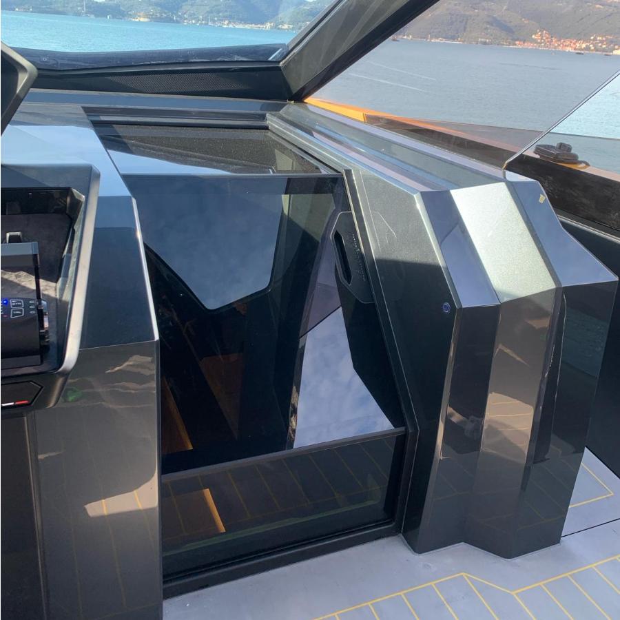 Tambuccio Besenzoni per l'accesso alla sottocoperta