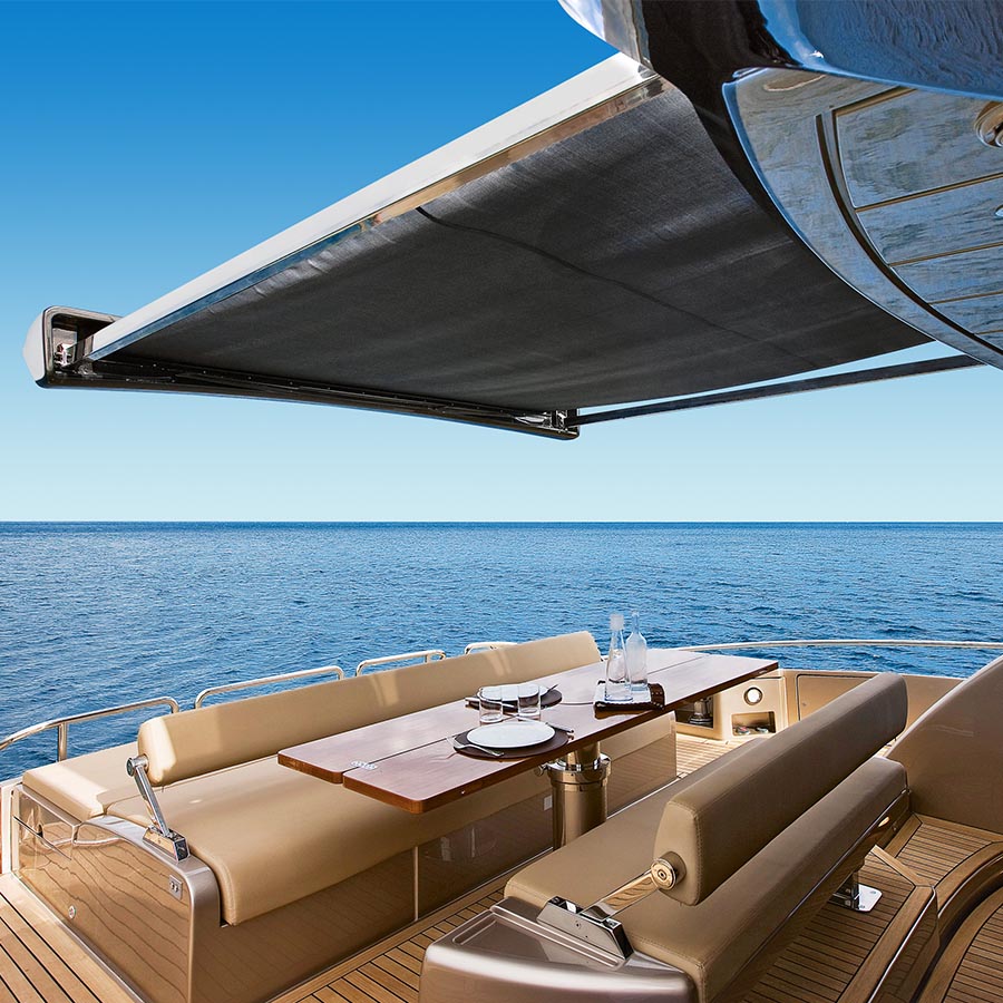 parasole di poppa a scomparsa automatica con gestione elettrica