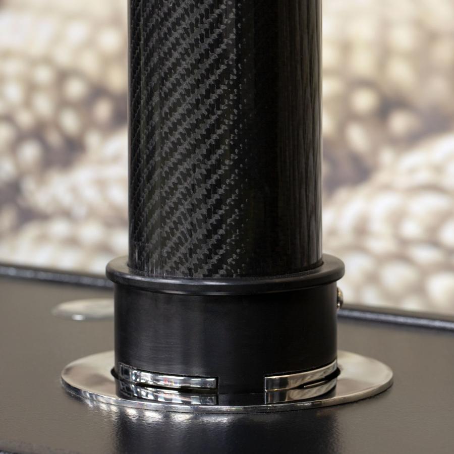 focus sul palo in carbonio per tenda parasole Besenzoni