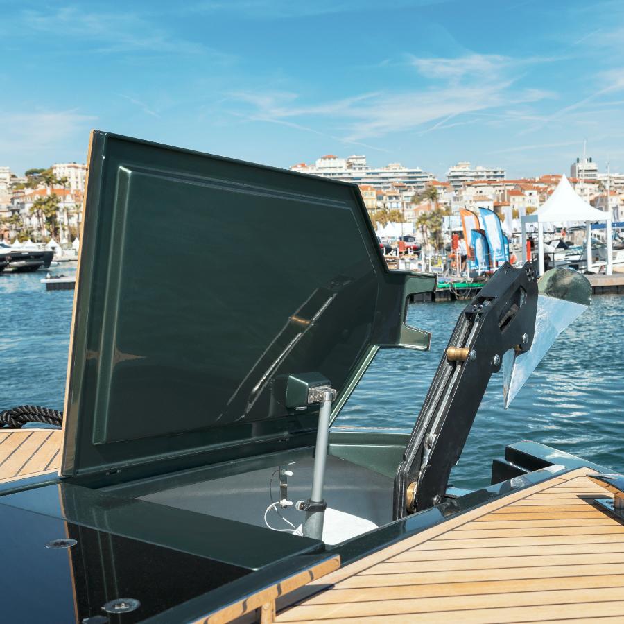 verricello automatico visto dall'alto con struttura verniciata a polvere