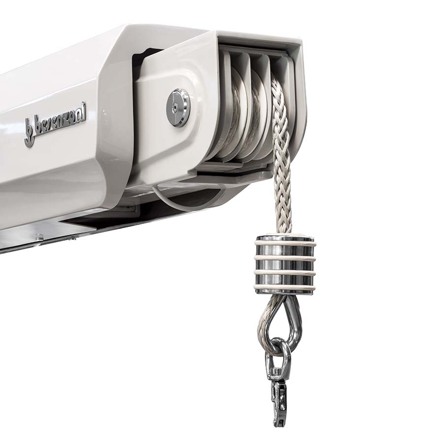 Dettaglio del gancio e del cavo della gru G 360