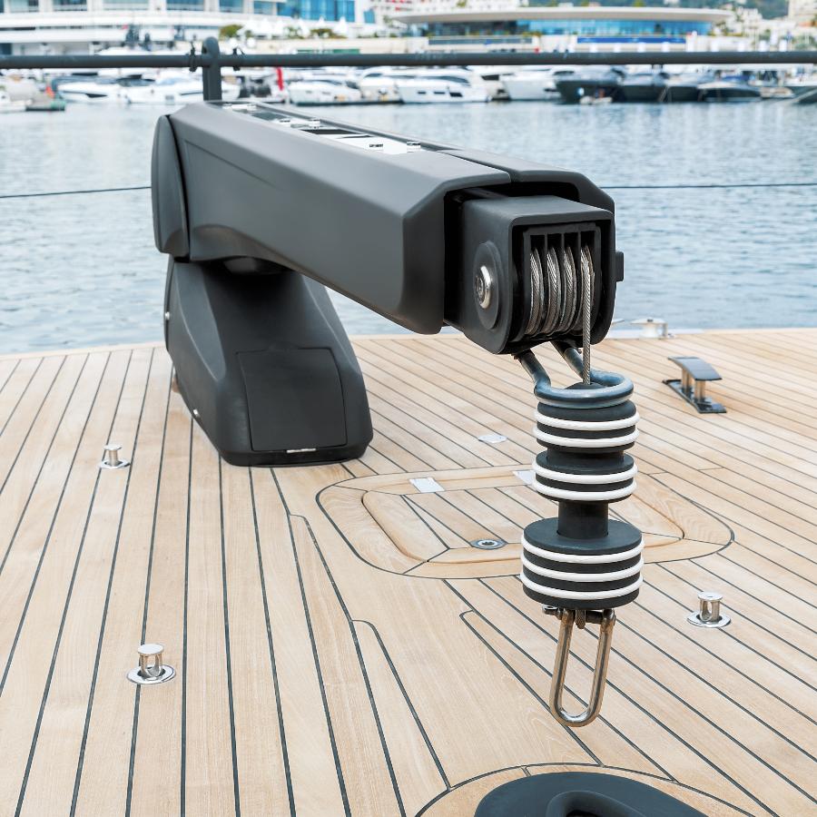 gru capace di sollevare 500 kg di peso per barche e yacht