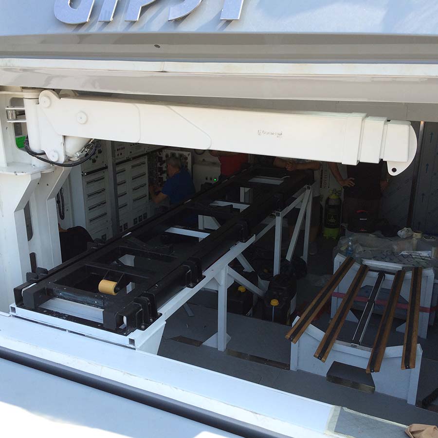 Gruetta G 433 richiusa e riposta nel vano garage