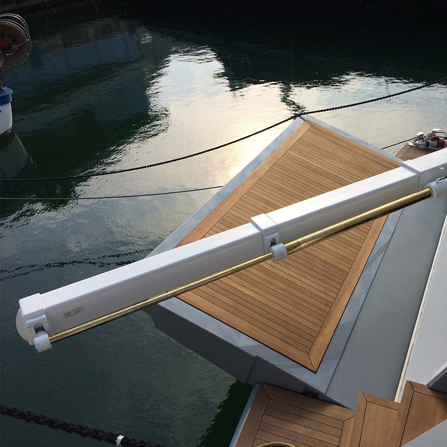 Gru G 433 con sistema di sollevamento oleodinamico completamente allungata