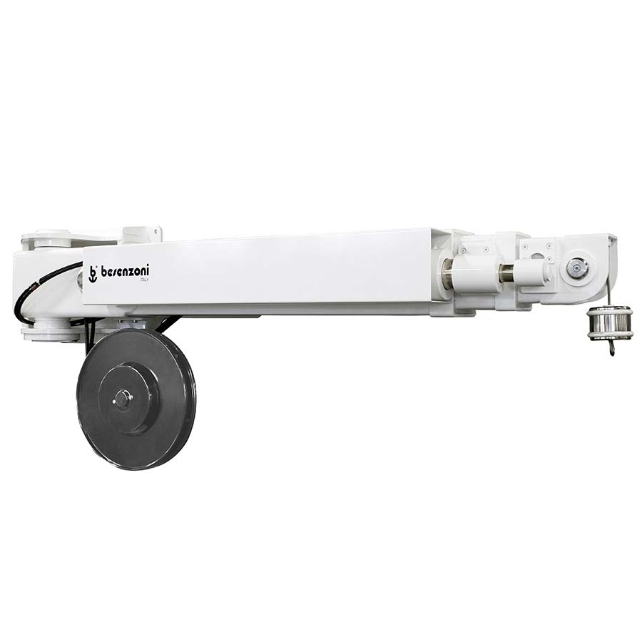 Gru con braccio telescopico 400 kg vista laterale