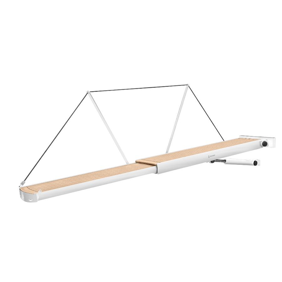 padana automatica in acciaio verniciato e legno per salire in barca dalla banchina 