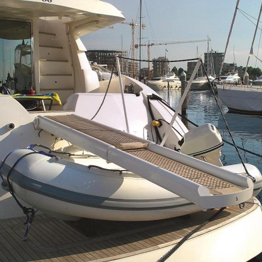 Besenzoni passerella idraulica esterna PI 382 SPRINT vista laterale