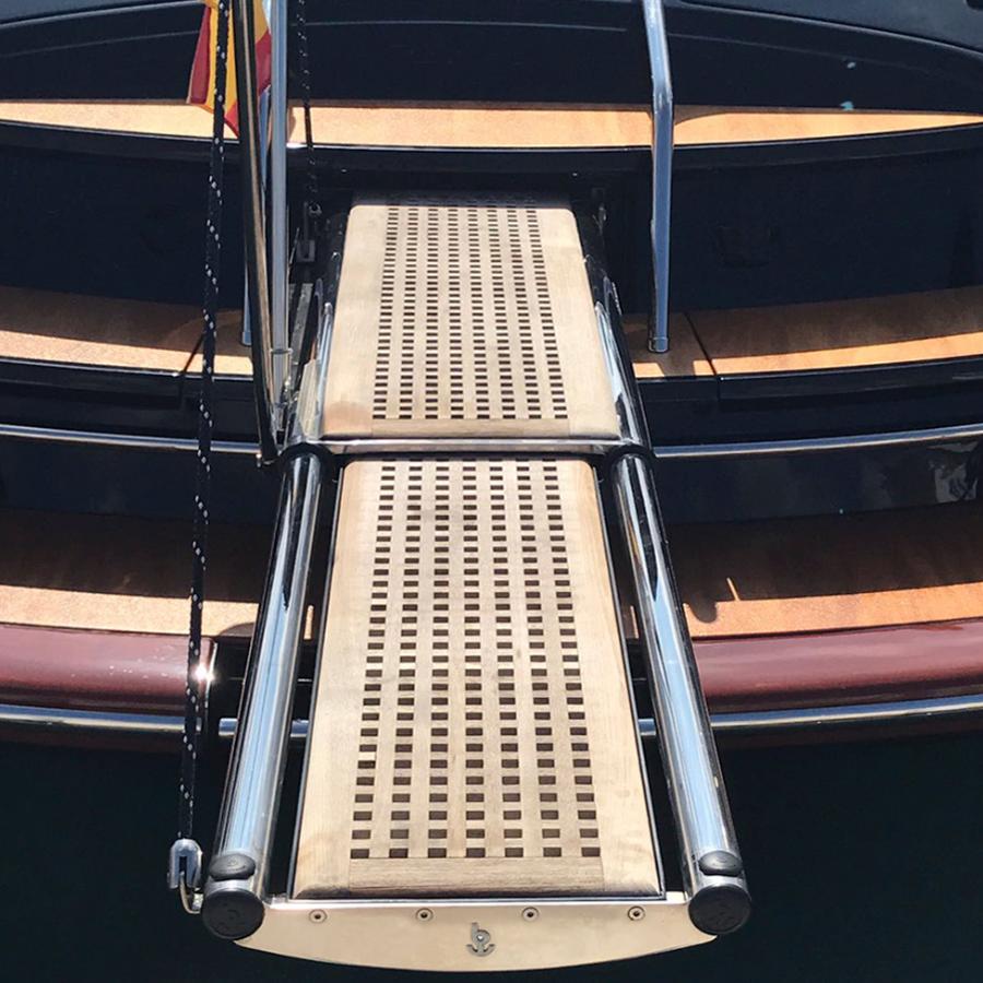 Besenzoni PI 374 Onda passerella per barca a motore e barca a vela installata a bordo