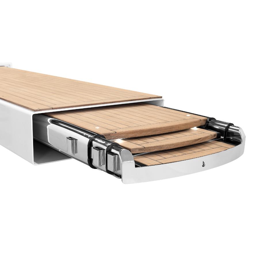 Sp 583 in acciaio in fase di rientro nel box