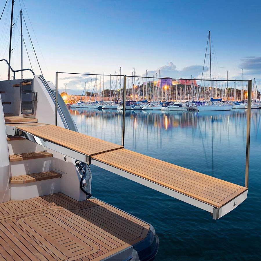 besenzoni Passerella telescopica rientrante a due stadi con funzioni automatiche PI694 Ampia pedana di camminamento in teak con inserti antiscivolo