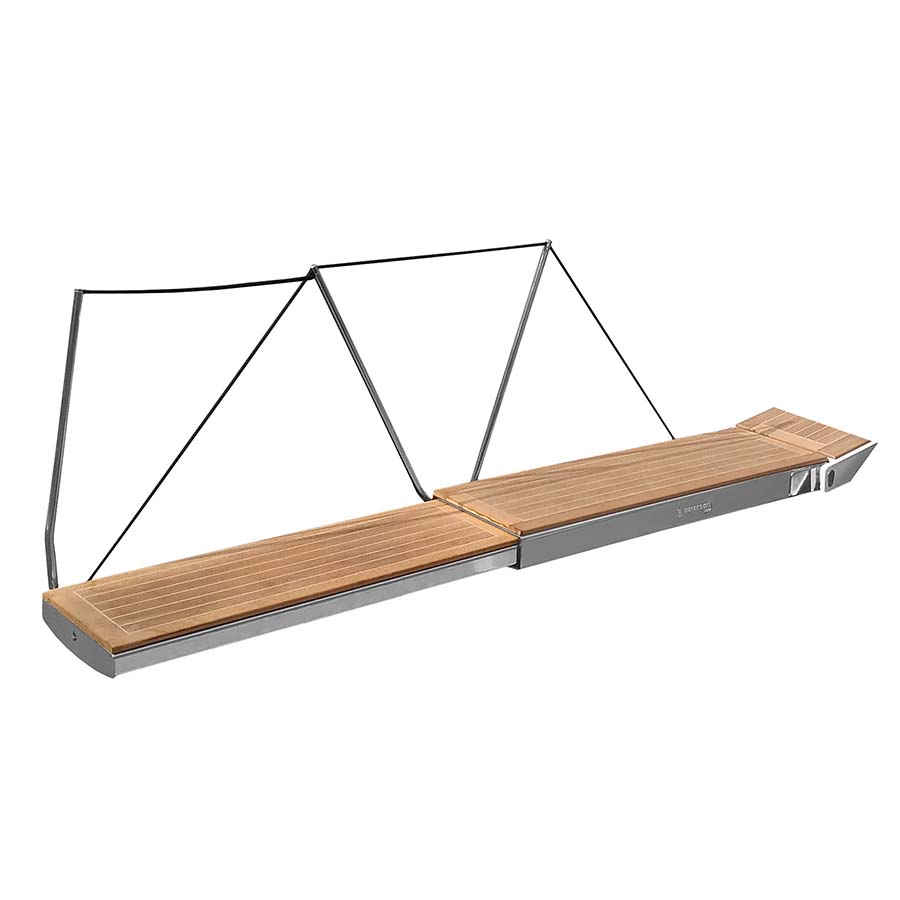 besenzoni Passerella telescopica rientrante a due stadi con funzioni automatiche PI694 Ampia pedana di camminamento in teak con inserti antiscivolo candelieri automatici struttura lucida