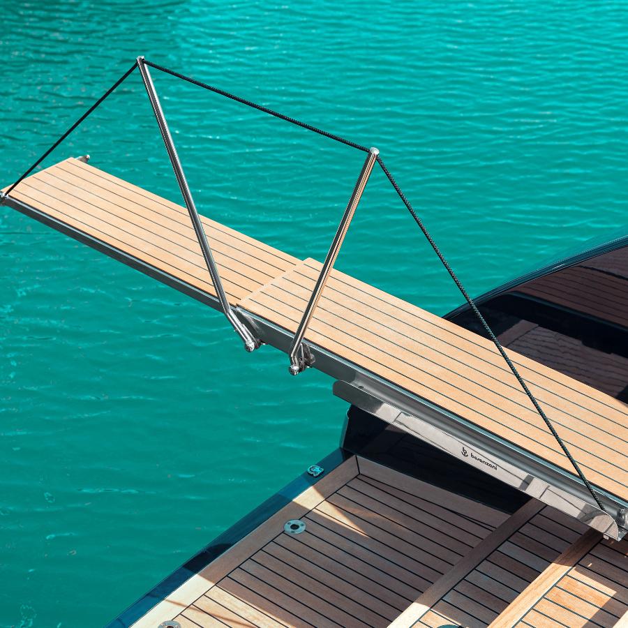 pedana per barche con movimentazione elettrica 