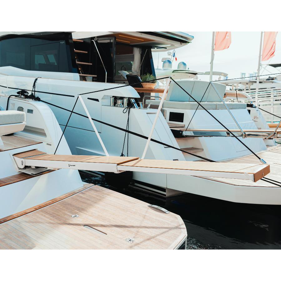 Passerella PE 661 con movimentazione elettrica per imbarcazioni