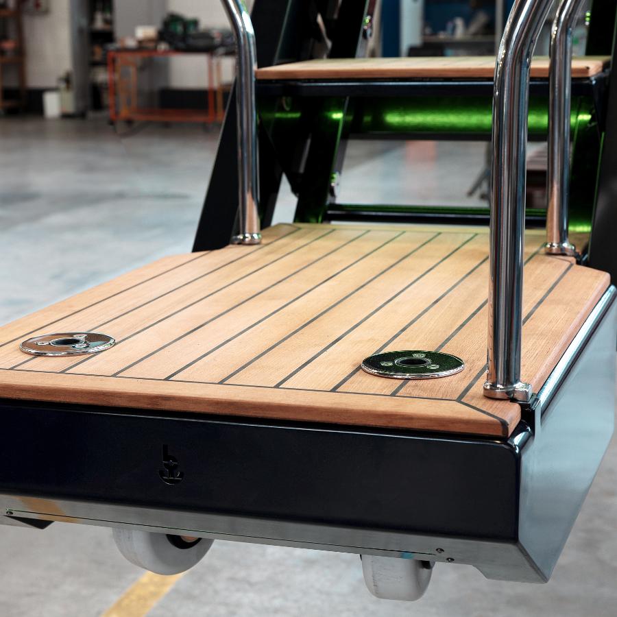 Dettaglio della pedana della scala passerella SP 490